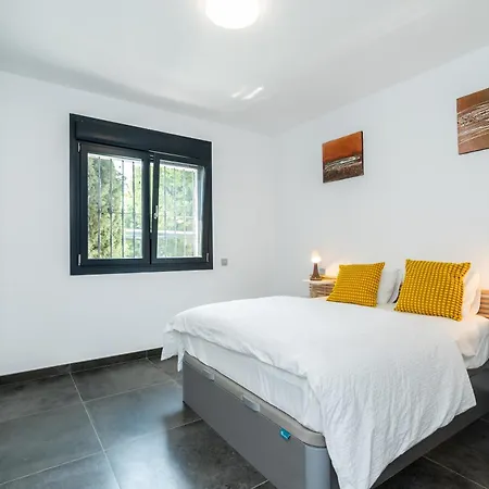 Apartment Newly Renovated 6 Bdrm Grand W Pool And Views Marbella