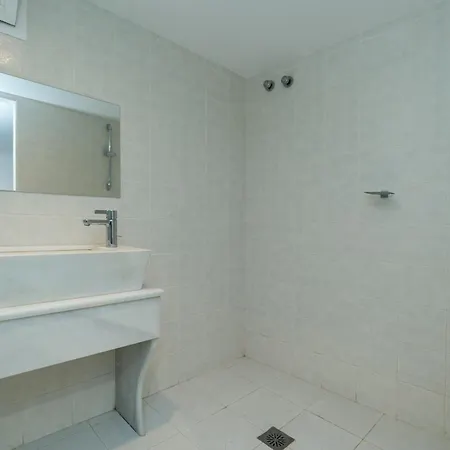 Apartment Newly Renovated 6 Bdrm Grand W Pool And Views